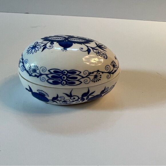 Vienna Woods Fine Bone China Trinket Box - Picture 5 of 11